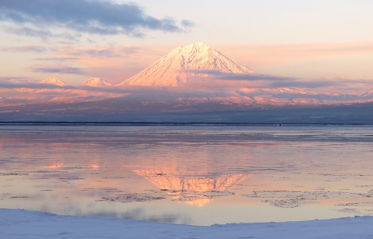 Volcanoes Mountains Winter Snow  - Natalia_Kollegova / Pixabay