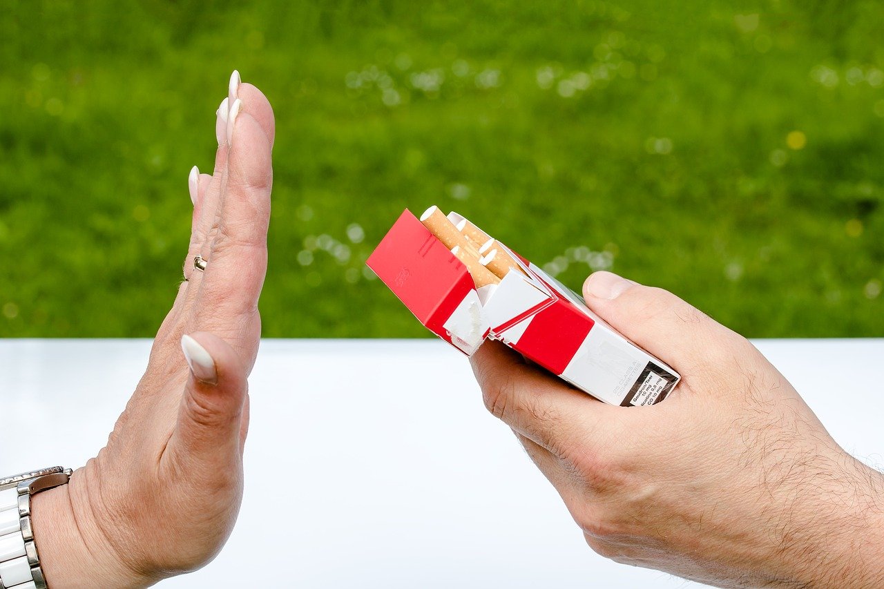 Non Smoker Cigarette Box Cigarettes  - Myriams-Fotos / Pixabay