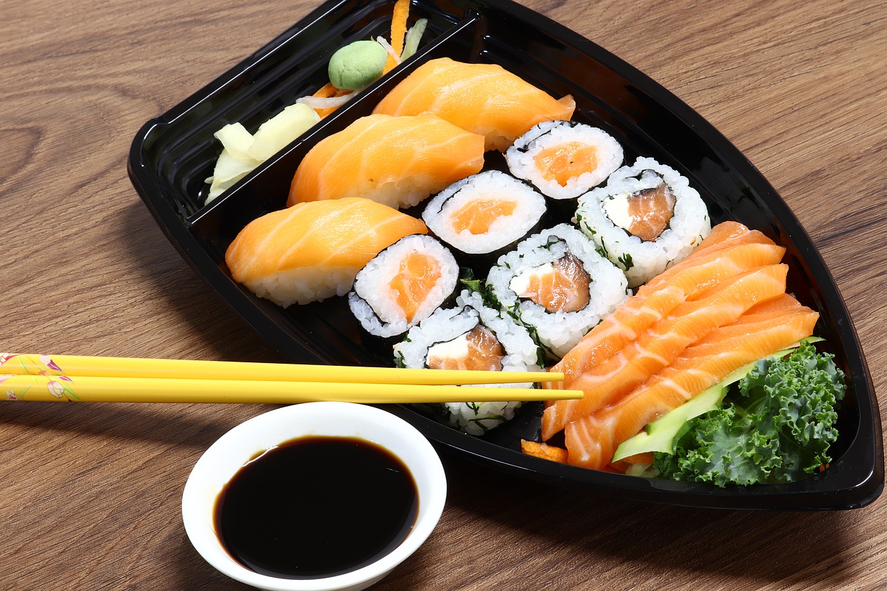 Japan Sushi Fish Salmon Restaurant  - JuniorGrua / Pixabay